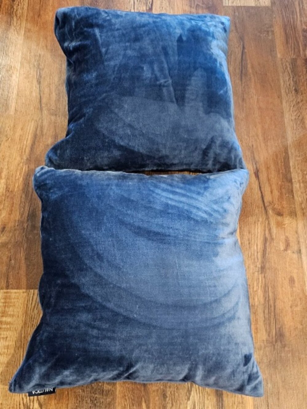 2 Nautica Plush Soft Navy Blue Accent Pillows Zipper Enclosure 22" x 22"